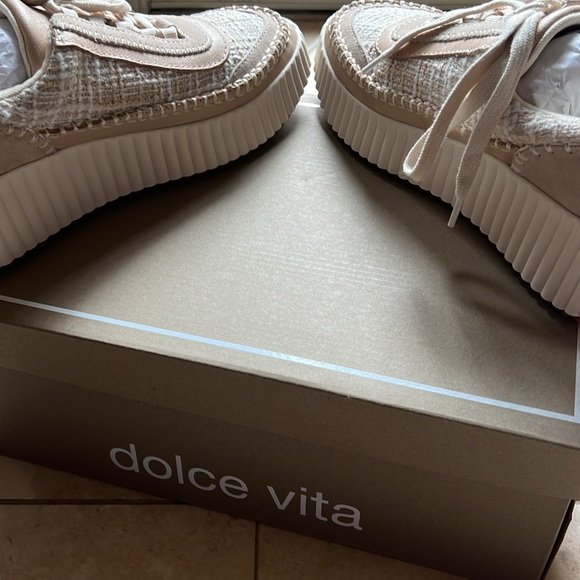 DOLCE VITA SNEAKERS - Picture 6 of 11